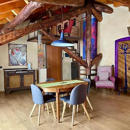 L'atelier, Mansarda Vista Lago Arona